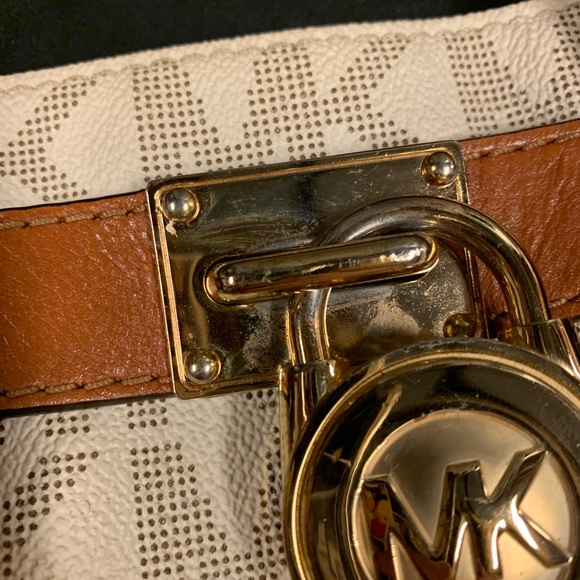 Micheal kors handbag in amazing condition - Picture 2 of 6